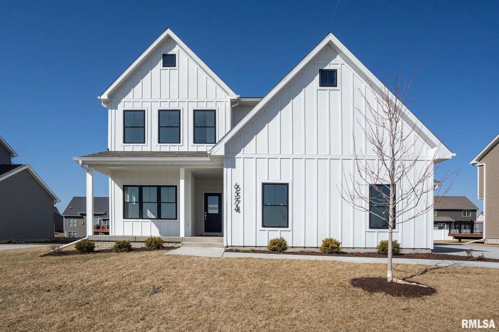 6574 Pelican Street, Bettendorf