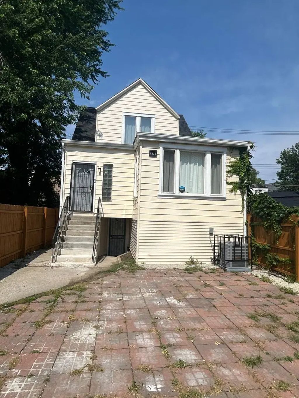 7438 S Champlain Avenue, Chicago, 60619