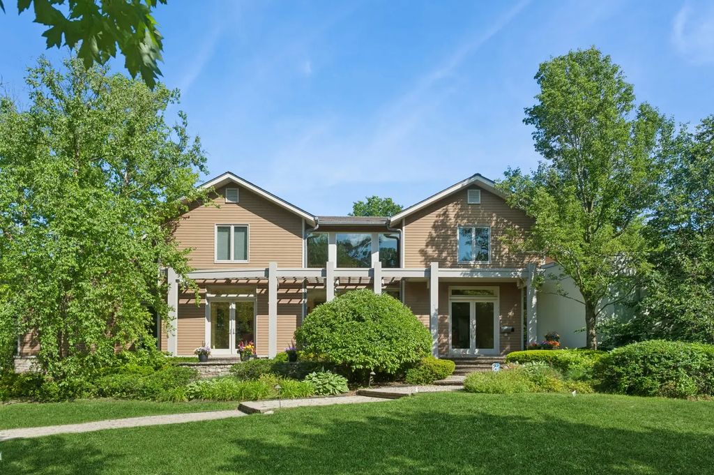 282 Linden Park Place, Highland Park