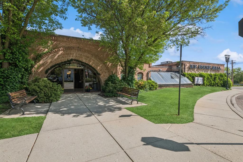 200 Applebee Street, Barrington