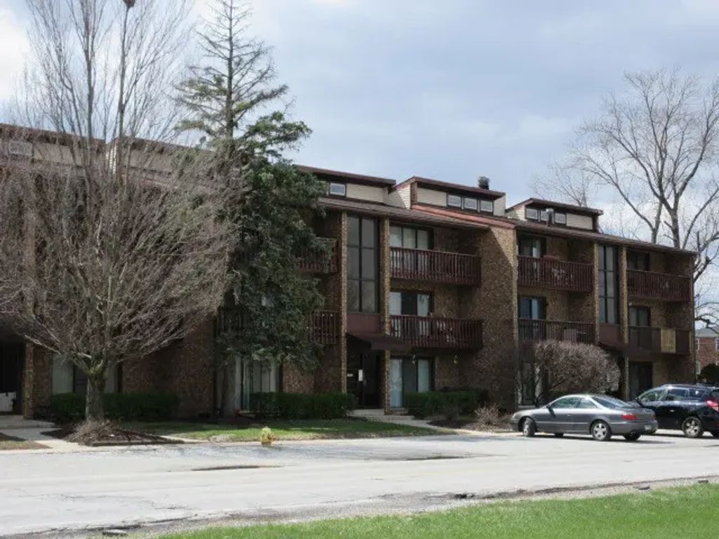 1867 Michigan City Road 3w, Calumet City