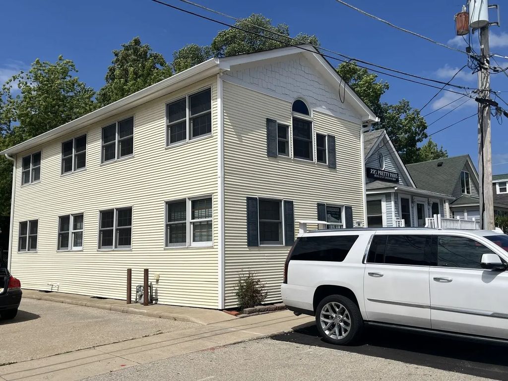 34 W Grand Avenue 102, Fox Lake