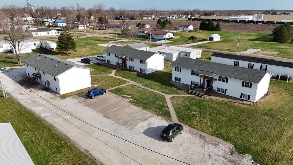 219 S F Street, La Harpe