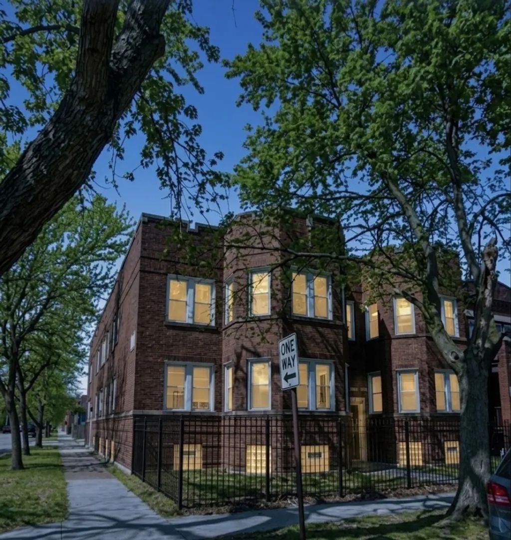 7356 S Eberhart Avenue, Chicago, 60617