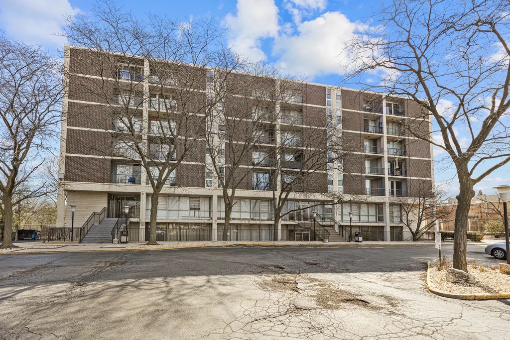 1043 S York Road 209, Bensenville