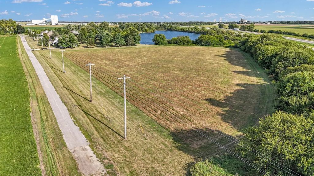 52 Moss Drive, Farmer City
