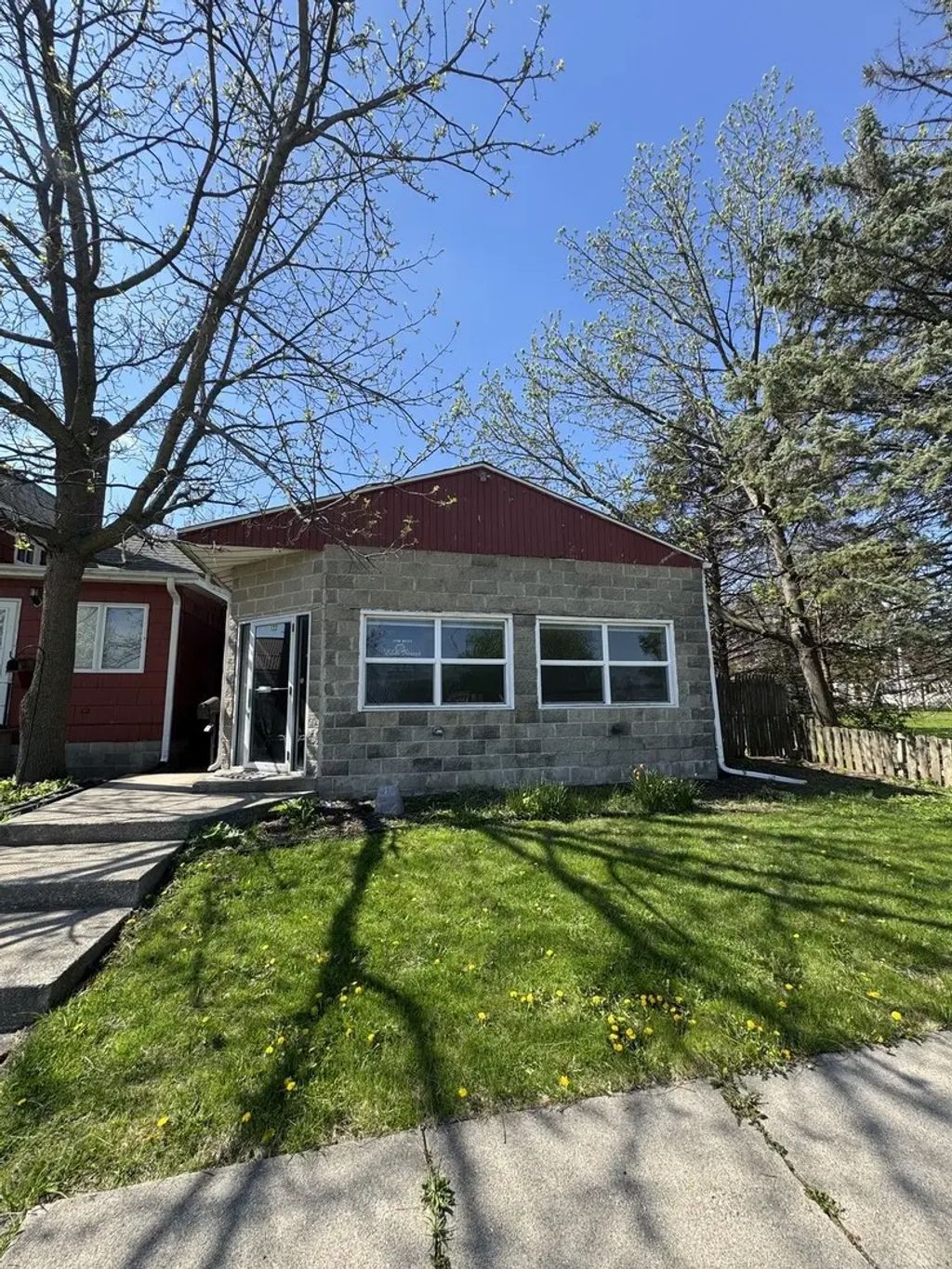 122 W Page Street, Sycamore