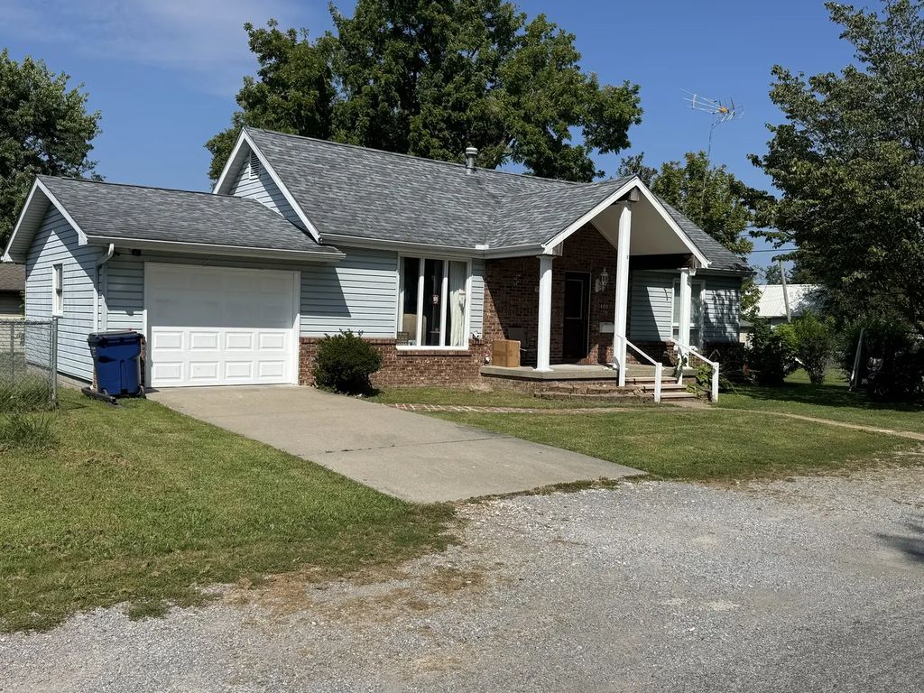 409 S Parkhill Street, West Frankfort