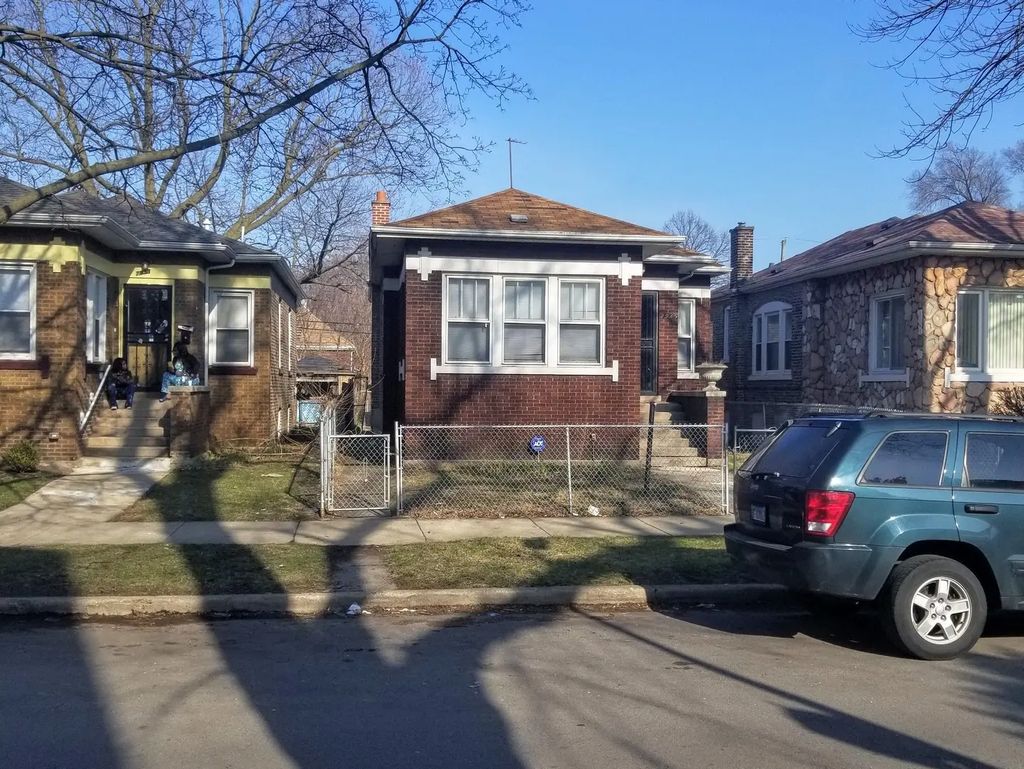 7935 S Kingston Avenue, Chicago