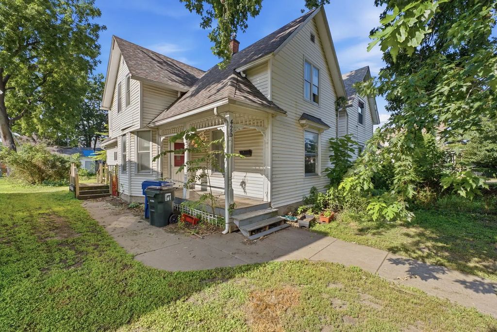 425 W 16th Street, Davenport