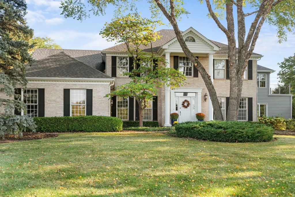 716 Old Westbury Court, Crystal Lake