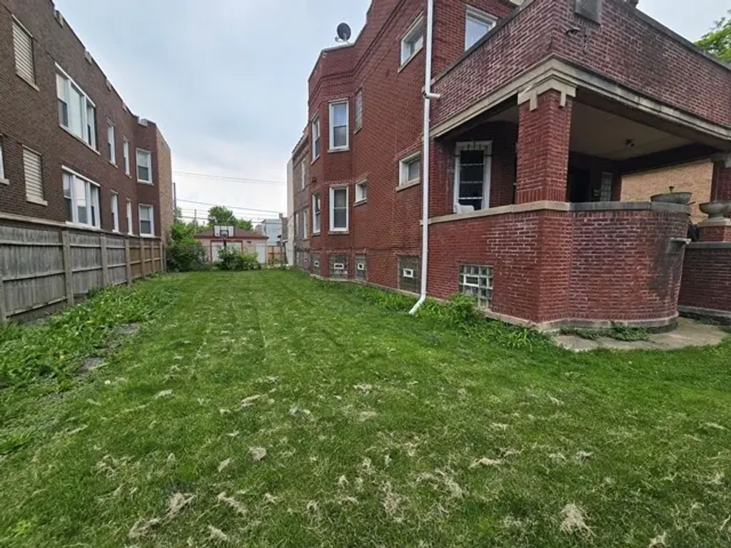 1853 W Garfield Boulevard, Chicago
