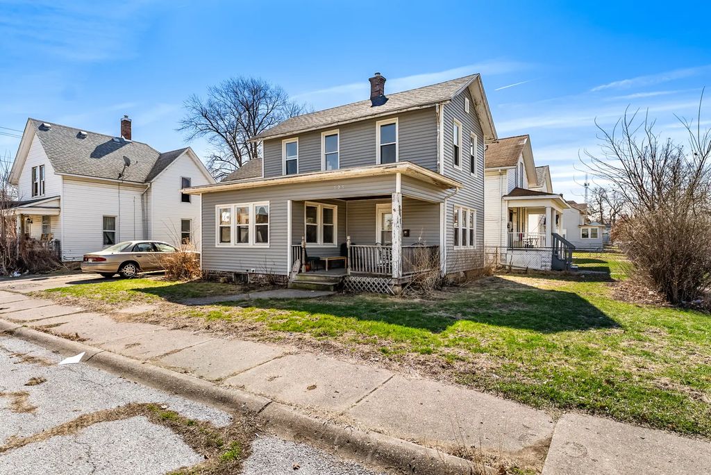 323 W 16th Street, Davenport