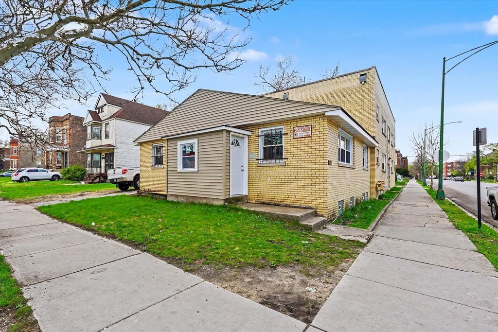 7600 S Marquette Avenue 1, Chicago