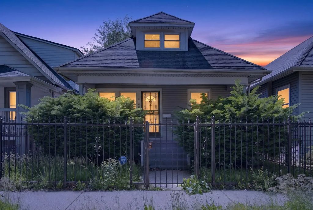 8106 S Burnham Avenue, Chicago, 60617