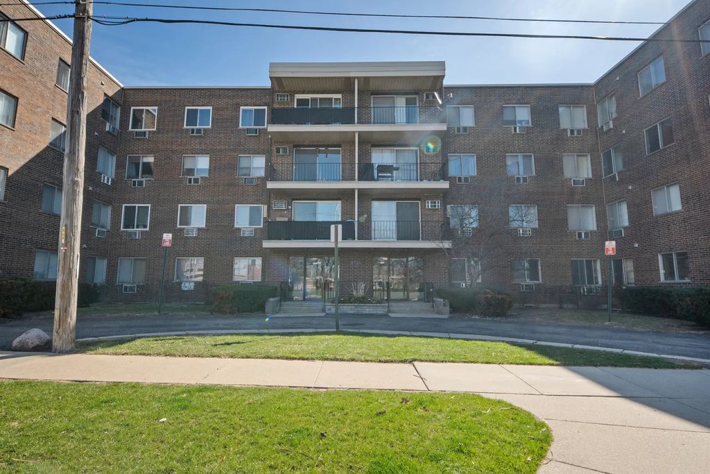 9445 Kenton Avenue 207, Skokie, 60076