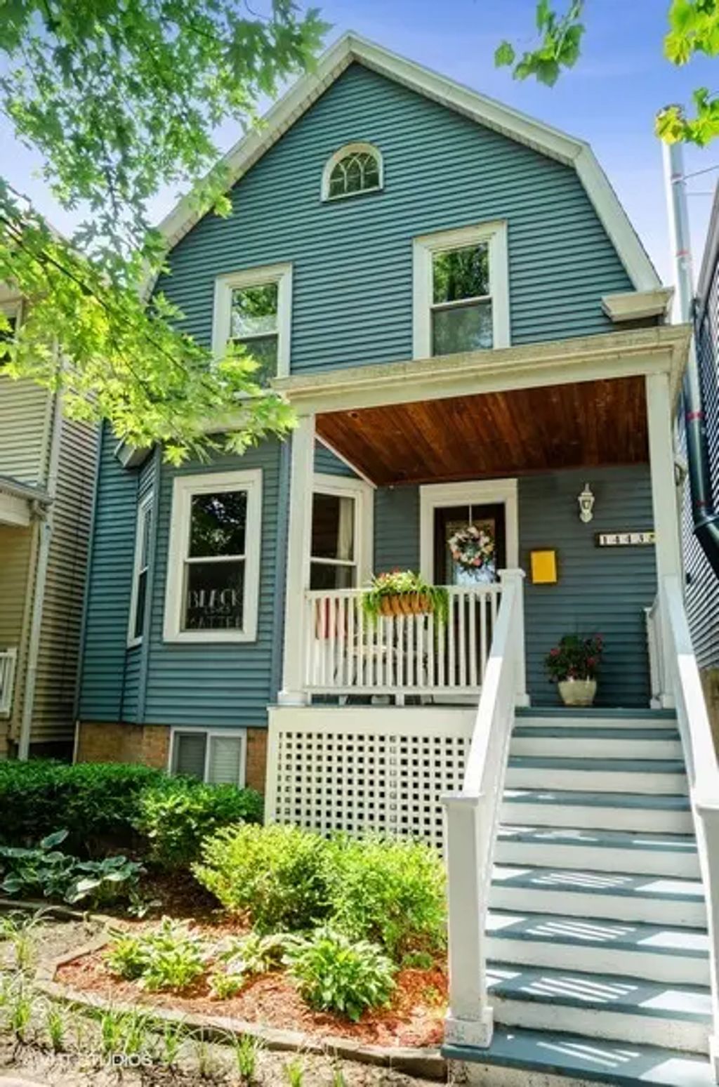 1443 W Highland Avenue, Chicago