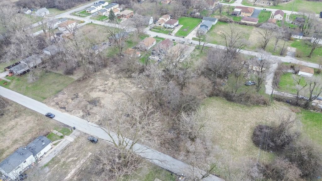 13435 S Lawndale Avenue, Robbins