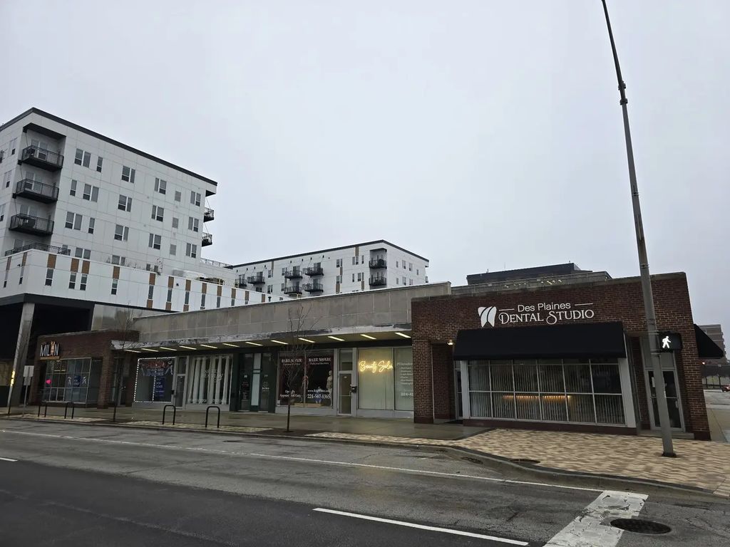 669-685 Graceland Avenue, Des Plaines