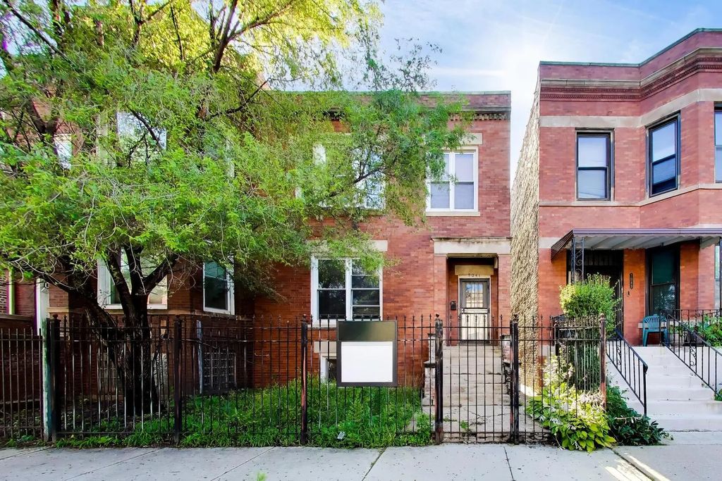 7041 S Eberhart Avenue, Chicago, 60637