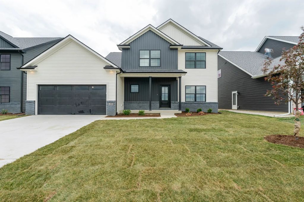 1304 Woodbine Road, Bloomington