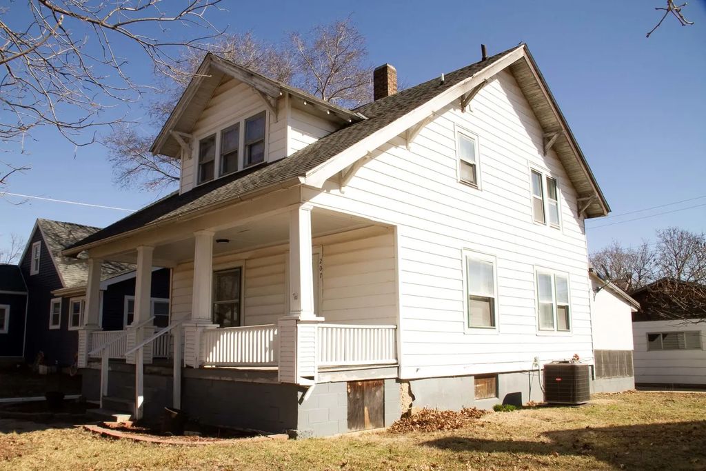 207 Poplar Street, Depue