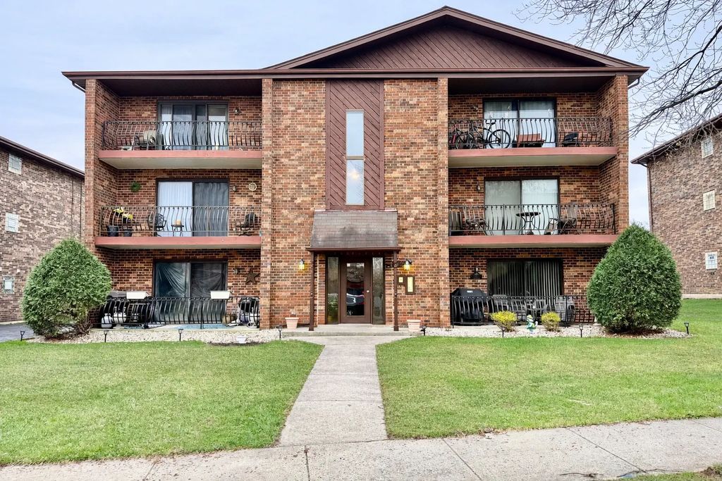 7925 Paxton Avenue 3b, Tinley Park