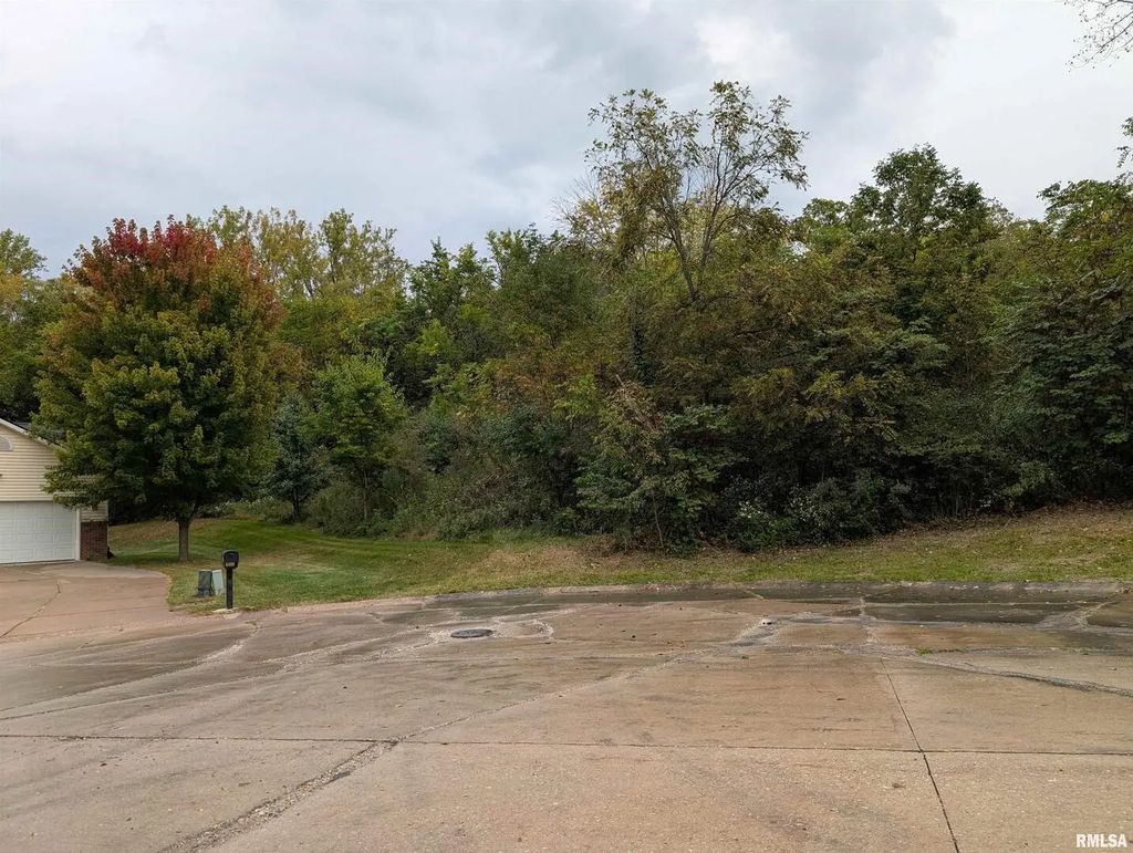 1441 98th Avenue Court W, Rock Island