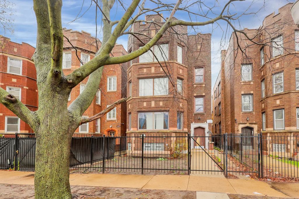7927 S Langley Avenue, Chicago