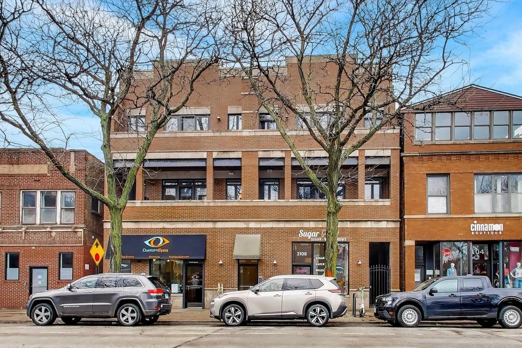 2108 W Roscoe Street, Chicago