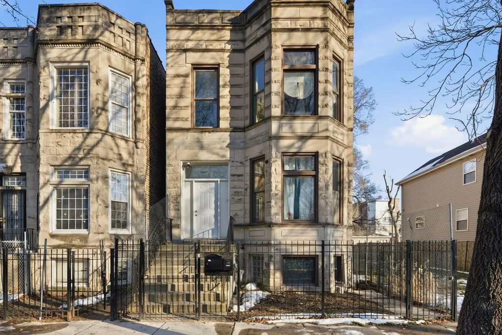 1637 S Saint Louis Avenue 2, Chicago, 60623