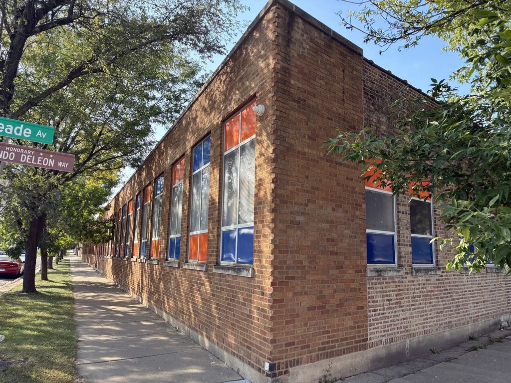 6100 W Grand Avenue, Chicago