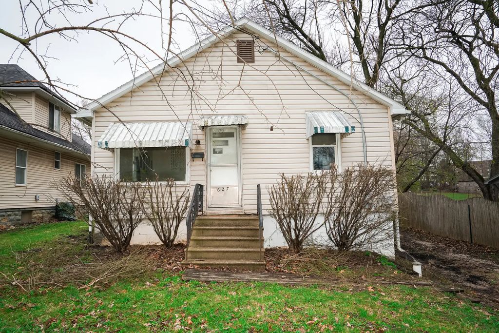 627 Manhattan Road, Joliet