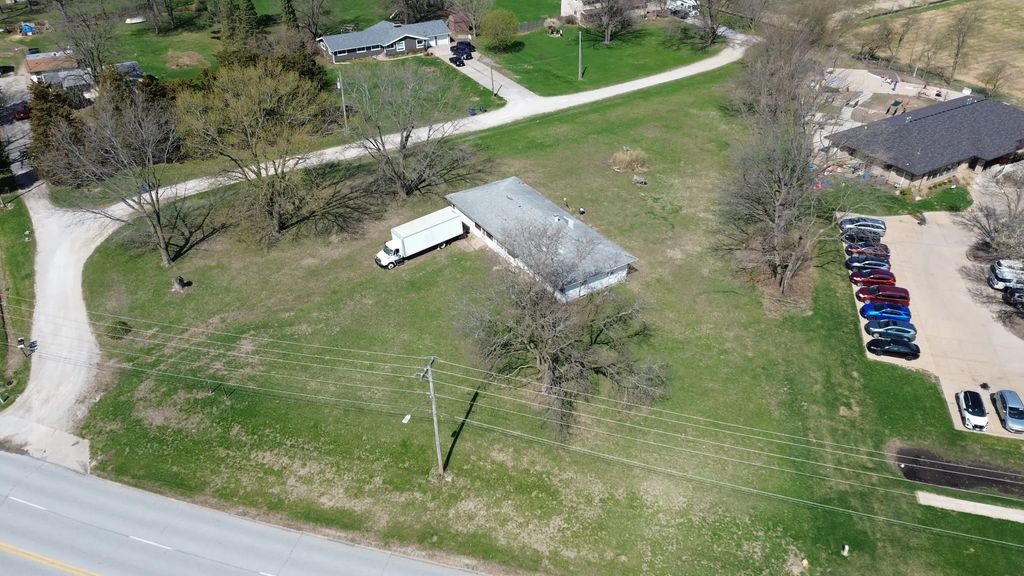 3121 Middle Haven Road, Bettendorf