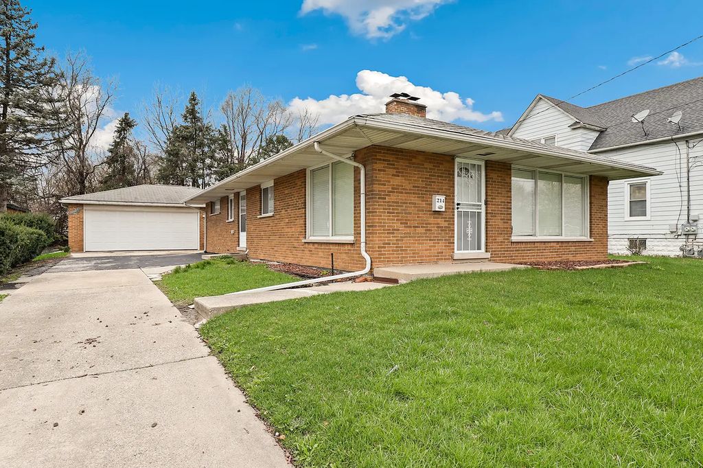 214 N Hunter Street, Thornton