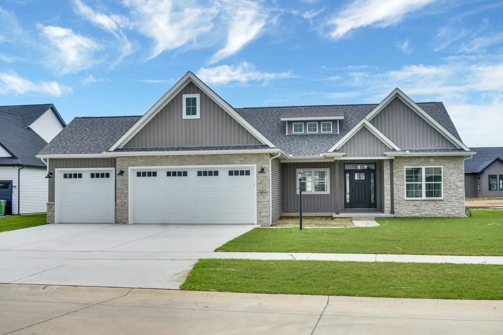 1412 Tinley Lane, Mahomet
