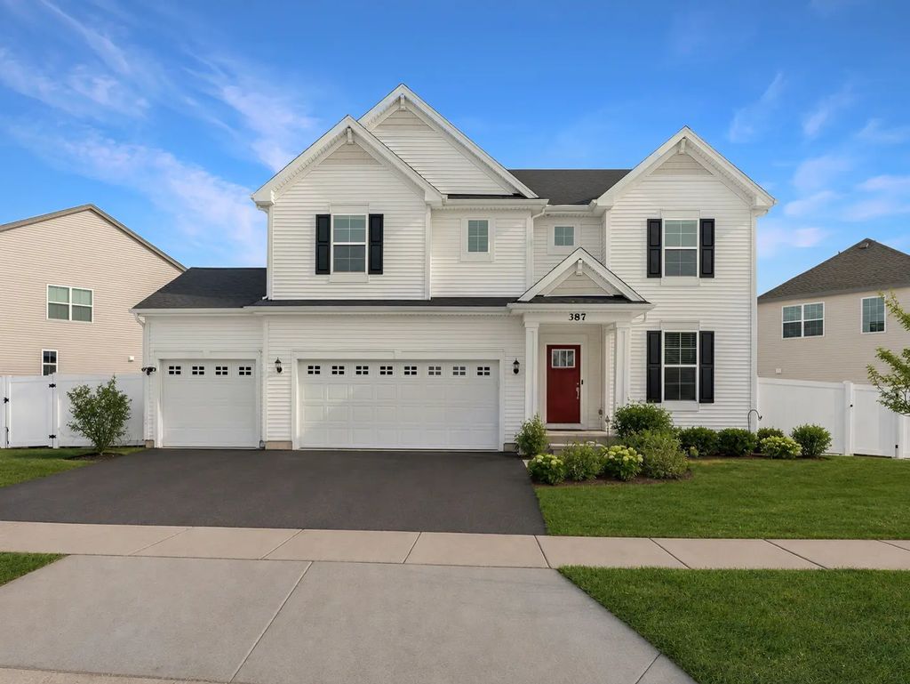 387 S Pointe Avenue, South Elgin