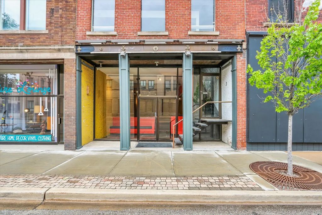 9 E University Avenue, Champaign