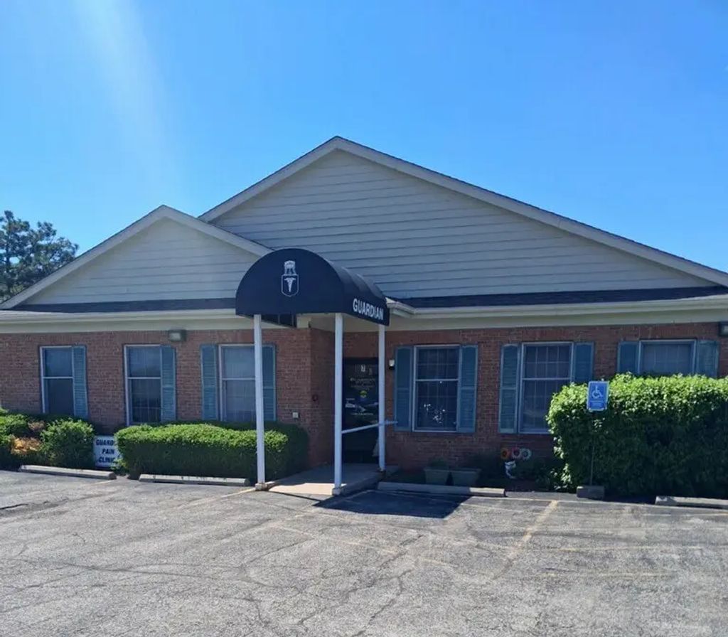 2203 Eastland Suite 7 Drive, Bloomington