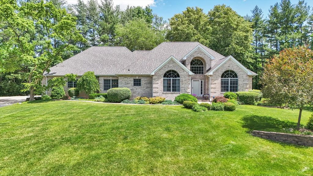 1802 N Concord Lane, Urbana