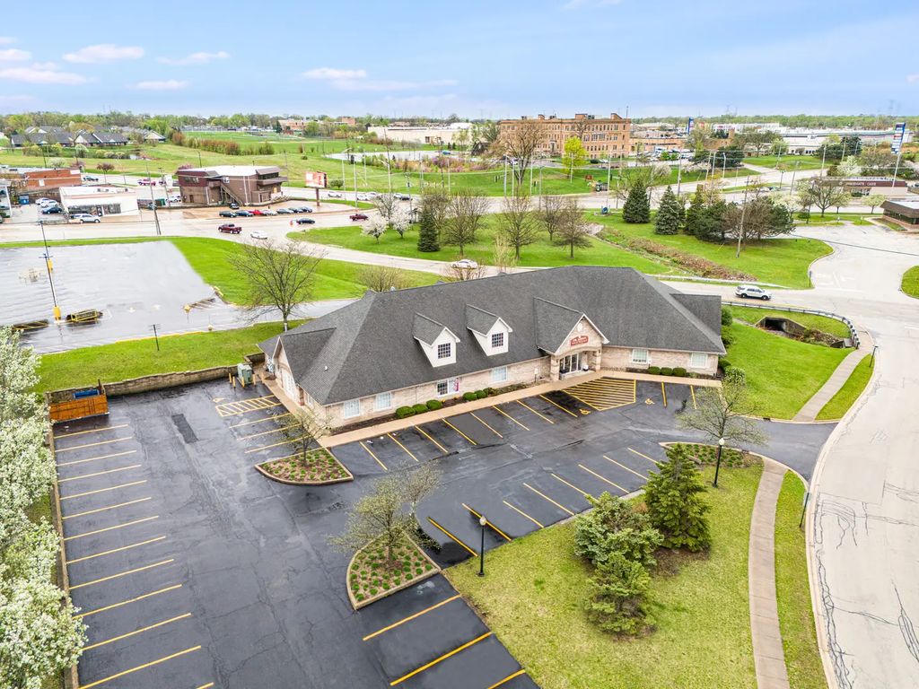 1640 Willow Circle Drive, Crest Hill