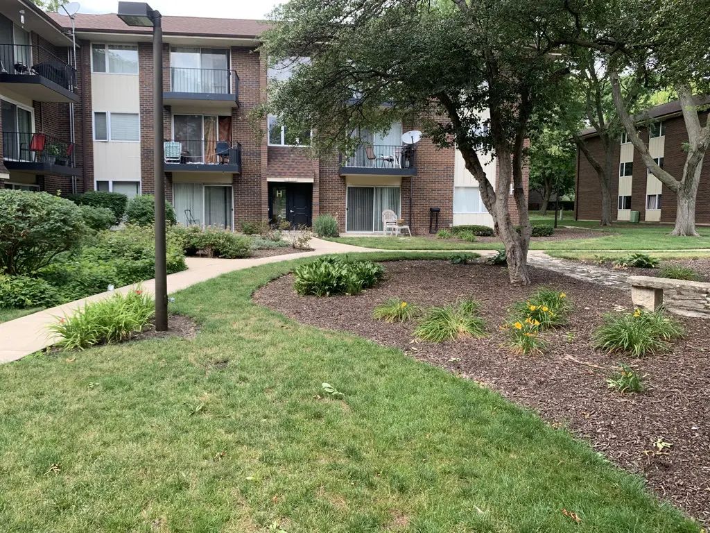 5s070 Pebblewood Lane G11, Naperville