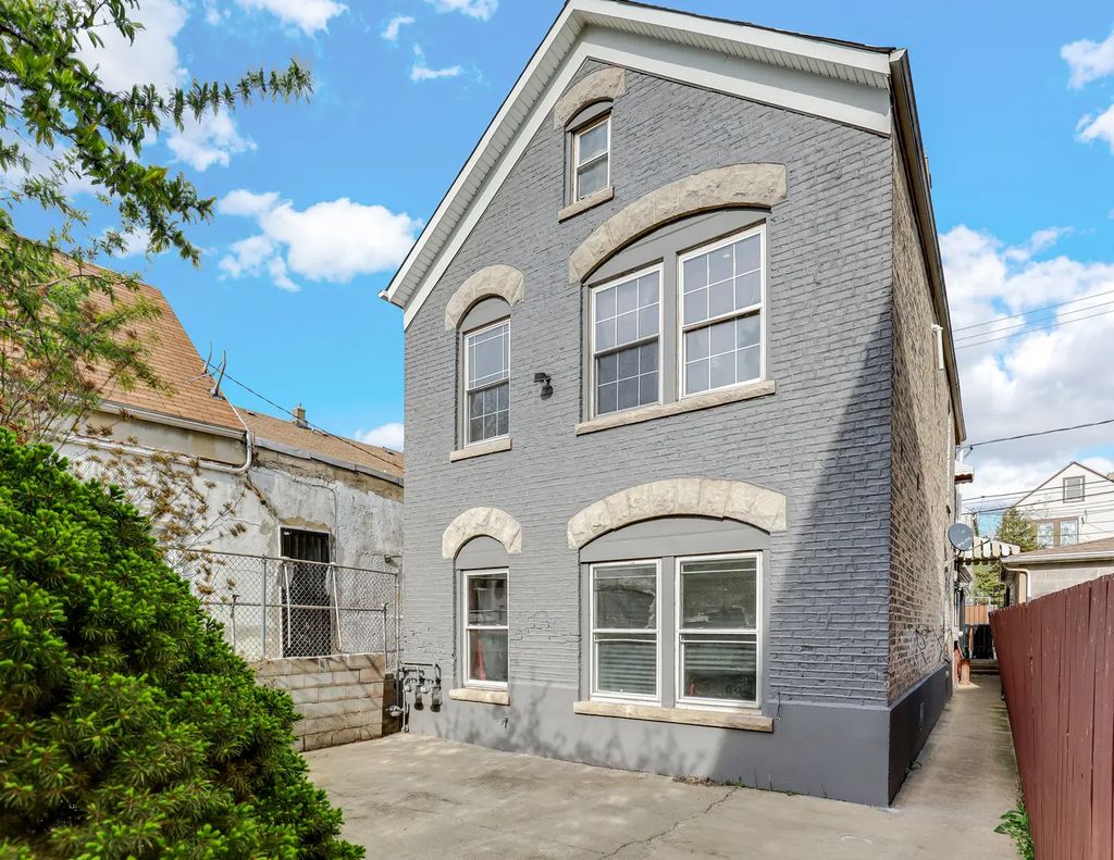 2631 S Sawyer Avenue, Chicago, 60623