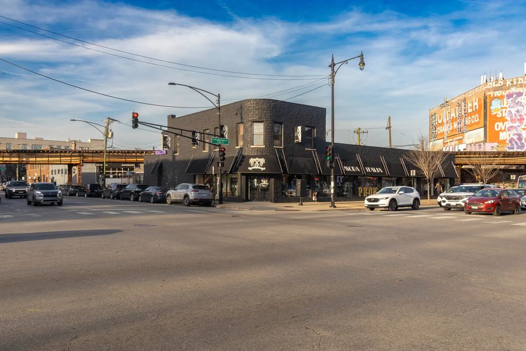 2950 W Fullerton Avenue, Chicago