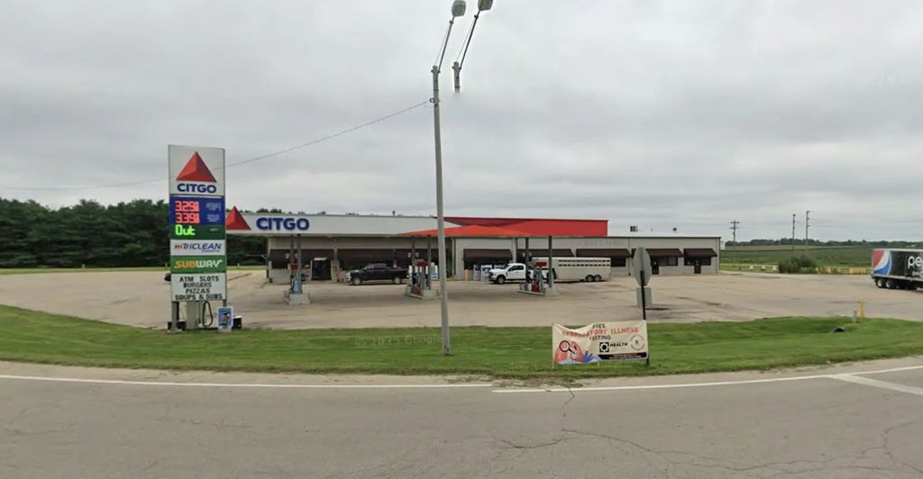 855 S Mill Street, Mt. Carroll