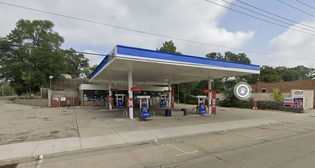 400 Northwest Highway, Fox River Grove