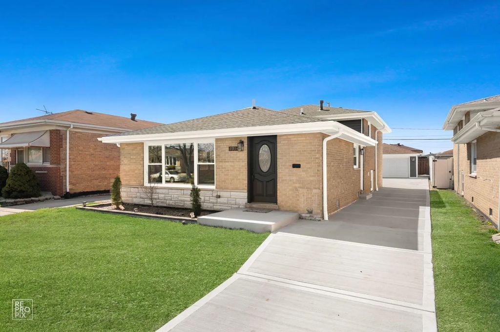 7954 S Kedvale Avenue, Chicago, 60652