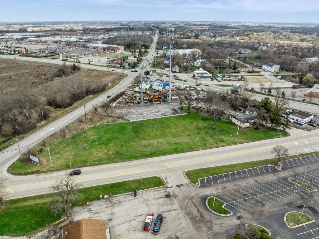 20922 W Il Route 176, Mundelein