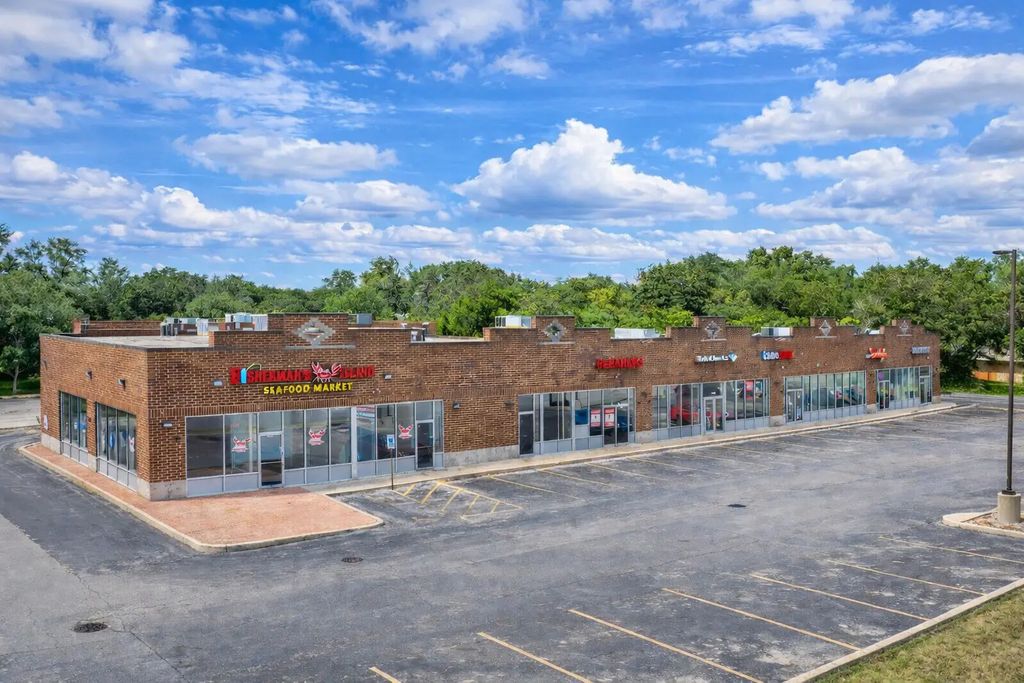 2520 Lincoln Highway, Olympia Fields