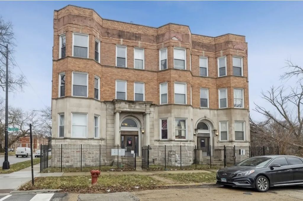 501 W 60th Place 3, Chicago